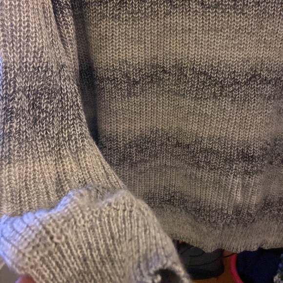 Women’s sweater size large - Picture 3 of 4